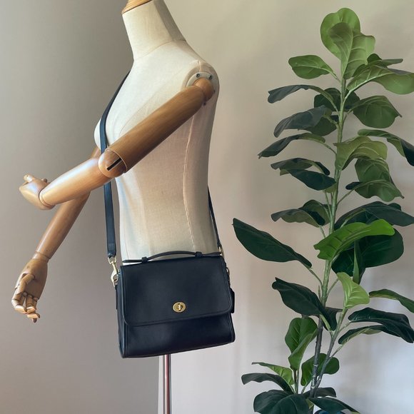 SOLD Vintage Coach Black Court Bag 9870, Coach Top Handle Bag, Coach Crossbody - Picture 4 of 14